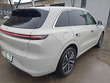 lexsus es: Lixiang L6: 2024 г. — 3