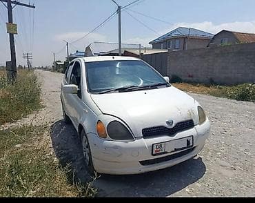 Toyota Vitz: 1999 г., 0.1 л, Автомат, Бензин, Хэтчбэк