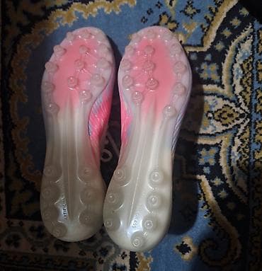yeezy boost: Футбольные бутсы Adidas для искусственного газона (AG) — 2