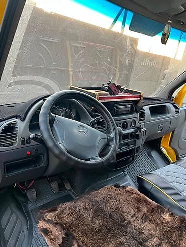 b class: Легкий грузовой фургон Mercedes-Benz Sprinter (желтый — 7