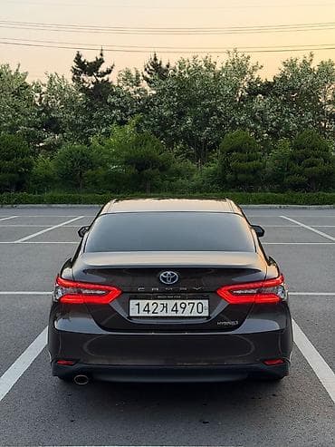 corolla 2004: Toyota Camry: 2021 г., Автомат, Гибрид, Седан — 4