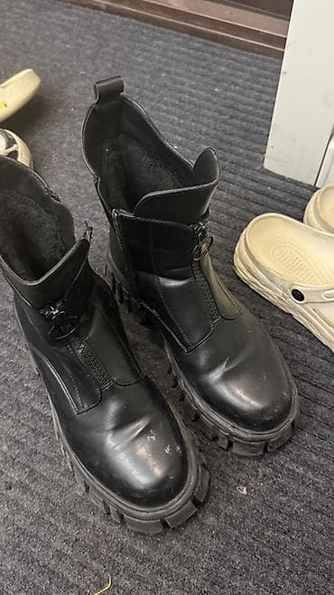 траки: Черные утепленные ботинки на массивной тракторной подошве. Зимние — 1