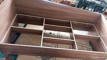 Комплекты столов и стульев: Кровать длинна 1,65см.ширина 74см.высота с матрасом 55 см.В отличном — 5