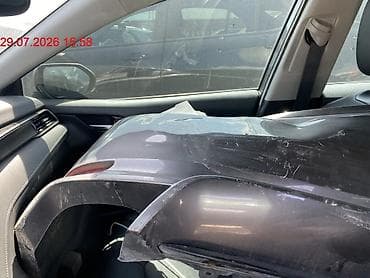 5: Toyota Camry: 2021 г., 2.5 л, Автомат, Гибрид, Седан — 6