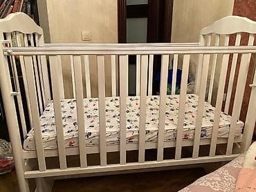 Лакокрасочные материалы: Детская односпальная кровать, Б/у, Для девочки, Для мальчика, С матрасом, Дерево, Самовывоз — 1