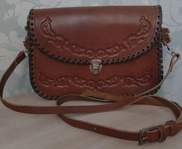 Очень удобная, вместительная кожаная сумка