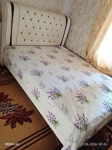 детский шкаф со столом: Кровать с мягким высоким изголовьем - Размер: ориентировочно — 1