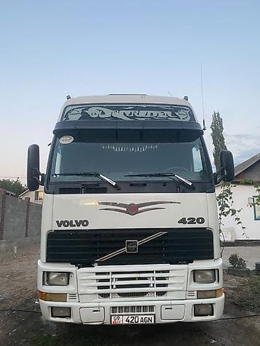 claas markant 65: Тягач, Volvo, 2002 г., Бортовой — 2