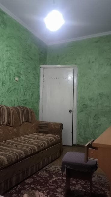 Бөлмөлөрдү ижарага берүү: Сдается уютная комната с базовой мебелью для 1парня в 4-комнатной — 2