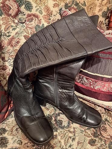 Продаю женские кожаные сапоги производства Кореи в отличном состоянии