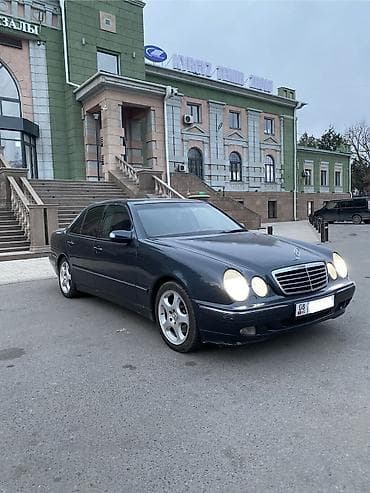 Mercedes-Benz E-Class: 2000 г., 3.2 л, Типтроник, Бензин, Седан