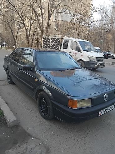 w210 e50: Volkswagen Passat: 1988 г., Седан — 1
