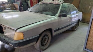 Audi 100: 1986 г., 2.2 л, Механика, Бензиновая, Седан