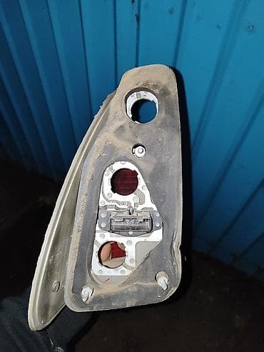 задный стоп: Задний правый разбитый фонарь от БМВ х5 е53, bmw e53 x5, отражатель — 1