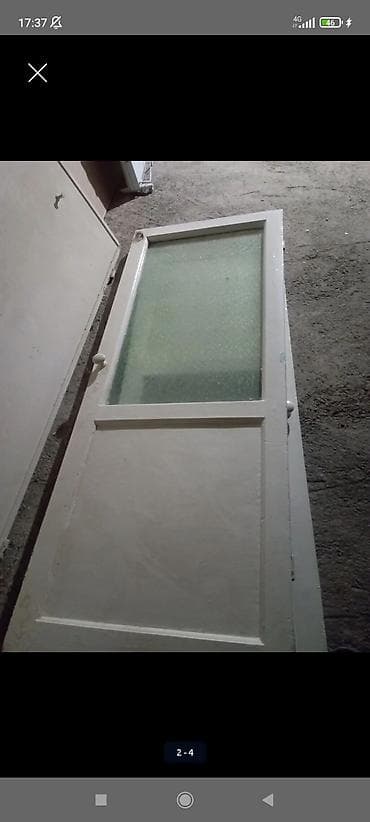 Межкомнатные деревянные двери с верхним остеклением - Материал