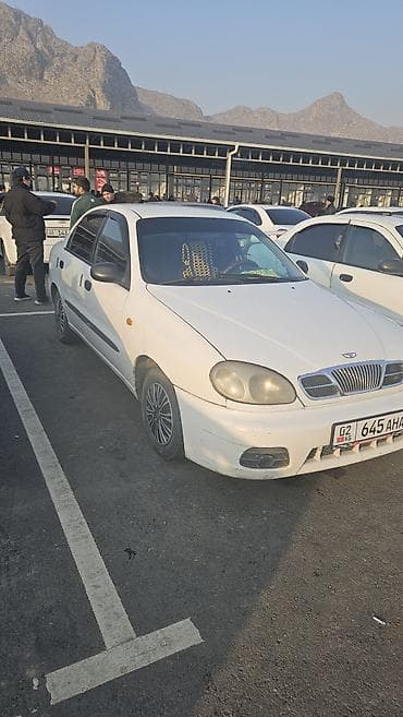Daewoo Lanos: 2000 г., 1.5 л, Механика, Бензин, Седан