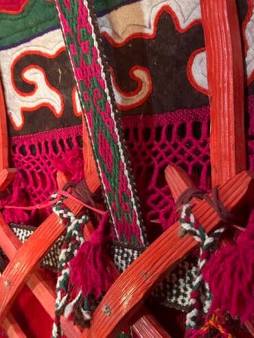 срочно продаю в связи с переездом: Продается боз уй, 75 баш, 5 канат Для другой подробной информации - — 10