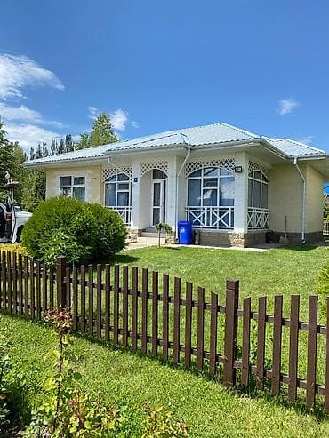 kyrgyz home: Коттедж, Домик у Озера ЦО Dordoi Resorts, Кош-Кол, Парковка, стоянка, Охраняемая территория, Футбольное поле — 7