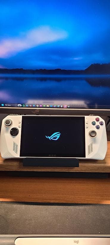 xbox playstation: Игровая портативная консоль ASUS ROG Ally (белая) - Экран: 7", Full — 1