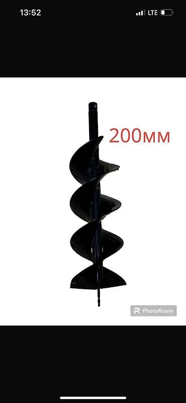 Сейфы: Бензобур с набором шнеков Описание: - Мотобур с бензиновым двигателем — 4