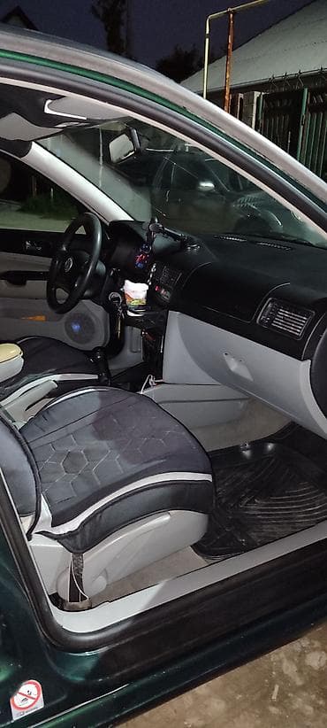 sprinter classic: Volkswagen Golf: 2000 г., 2 л, Ручные, Бензин, Хэтчбэк — 3