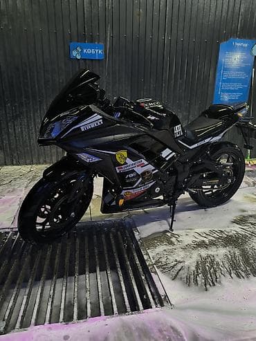 цена мотоцикла: 400 КУБ . Спортивный мотоцикл в стиле спорт-туринг, черный, с — 1