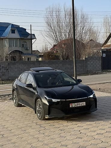 srv 2: Toyota bZ3: 2025 г., Электромобиль, Седан — 5