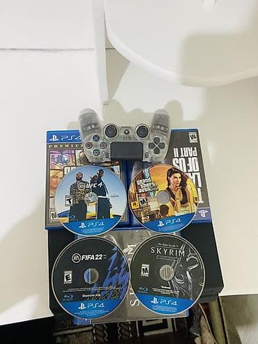 мужские ручные часы: Игровой комплект для PlayStation 4. Состав: - Консоль Sony — 1