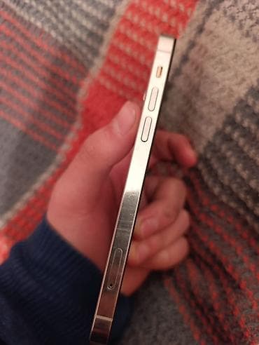 а 32: IPhone 12 Pro, Б/у, 128 ГБ, Белый, Чехол, 80 % — 5