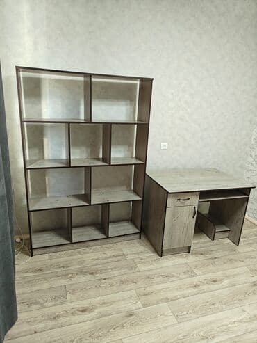 Стол+стеллаж. Идеальное состояние. Пользовались меньше года. Стол at lalafo.kg Стол+стеллаж. Идеальное состояние. Пользовались меньше года. Стол