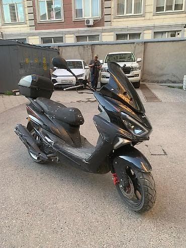 донголок 14 с: Макси-скутер 150 куб. см, Бензин, В рассрочку — 3