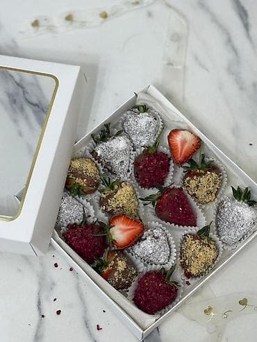 клубника в шоколаде ош: Набор клубники в шоколаде в подарочной коробке. - Крупная свежая — 1