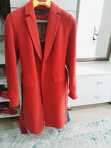 Срочно продаётся 4000 сом, пальто,новоеодевался 1 раз размером