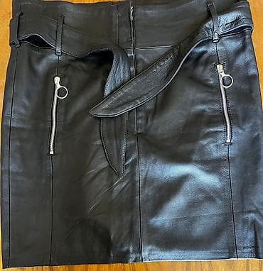 red centr: Мини юбка Replay
состояние отличное
Кожа 100% — 1