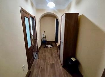 Квартиры: 2 комнаты, 58 м², Манаса/Боконбаева Сталинка, 2 этаж, Косметический ремонт — 8