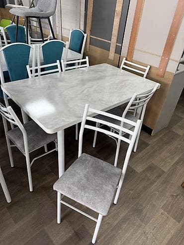 Кухонный стол и стул, цвет - Серый at lalafo.kg Кухонный стол и стул, цвет - Серый