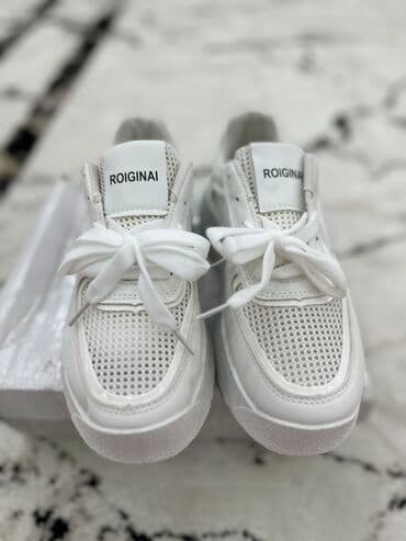 искры для обуви: Новые кроссовки весенние легкие, размер-36!
Продаю ниже себестоимости — 9