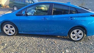 lada 4x4: Toyota Prius: 2020 г., 1.8 л, Гибрид — 4