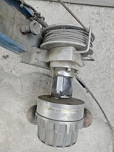 леб: Электрическая лебёдка/подъёмный механизм со шкивом и прожектором — 6