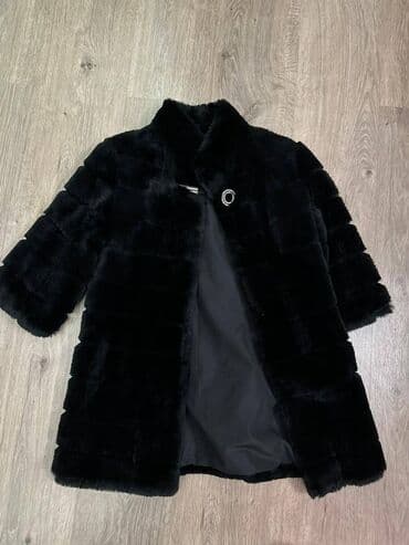 шуба кроликовая: Шуба их барсучего меха. Состояние отличное, одевали пару раз — 4