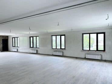 продаю офис 107 м² с ремонтом с мебелью административное здание 1 этаж: Сдаю Офис, 245 м², 1 линия, С оборудованием, С отдельным входом — 8