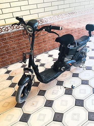 делаю: Заголовок: Продаю корейский электроскутер 350W (Новый — 3