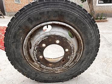 Колесо в сборе: шина + стальной диск. - Размер шины: 215/75 R17.5 -