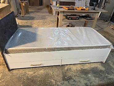 Стол жана отургуч комплекттери: Бир кишилик керебет, Жаңы, Матрасы бар, узуну - 200 см — 3