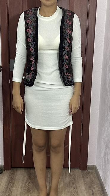 Другие жилеты цвет - Черный