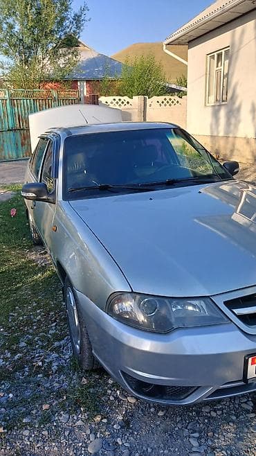 Daewoo Nexia: 2009 г., 1.5 л, Механика, Бензин, Седан