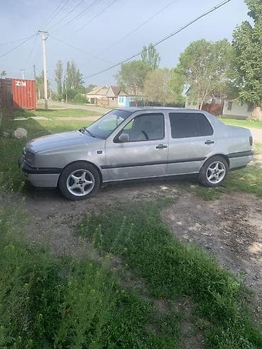 golf 5: Volkswagen Vento: 1993 г., 1.8 л, Механика, Бензин, Седан — 3