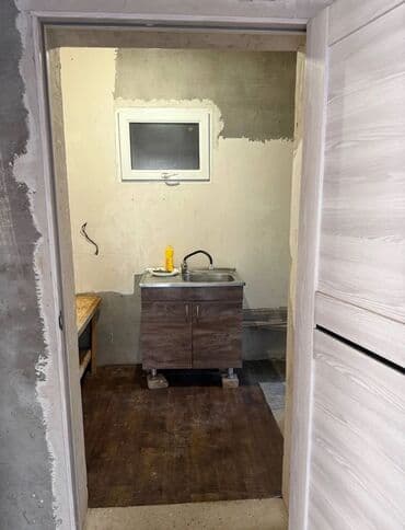 Үйдү ижарага алам: 40 м², 2 бөлмө, Жертөлө, ороо, Забор, тосулган — 2