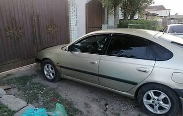мада: Toyota Avensis: 2001 г., Автомат, Бензин, Седан — 4
