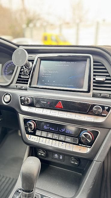 двигател 1 8: Hyundai Sonata: 2018 г., 2 л, Газ — 10